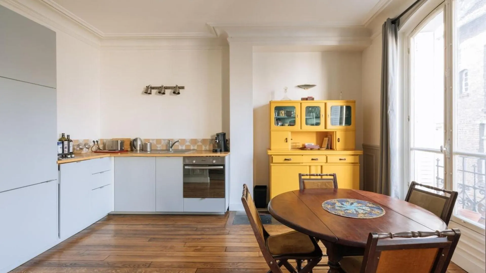 Luminous Parisian-Style 1Bd Apartmentbelleville Franciaország